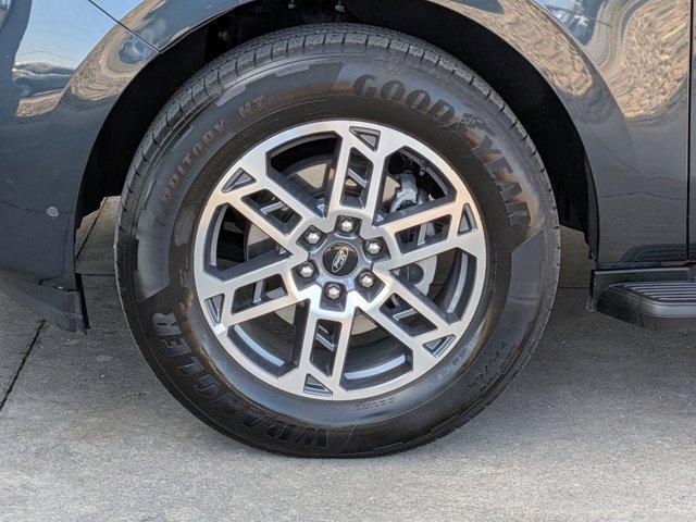 used 2025 Ford Expedition car, priced at $57,897