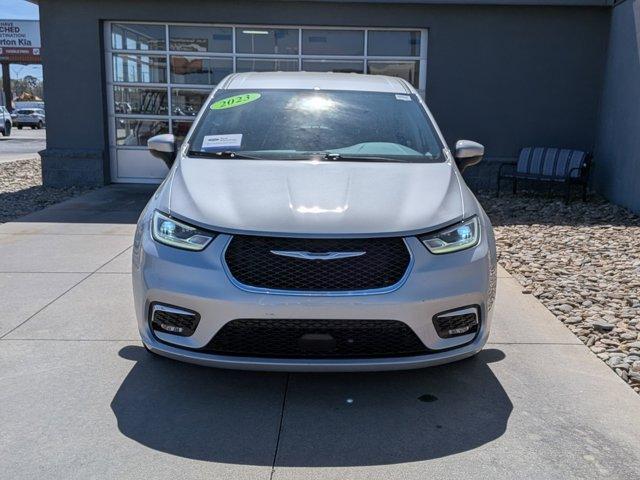 used 2023 Chrysler Pacifica Hybrid car, priced at $27,897