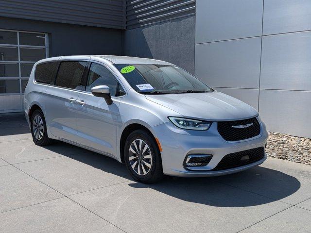 used 2023 Chrysler Pacifica Hybrid car, priced at $27,897