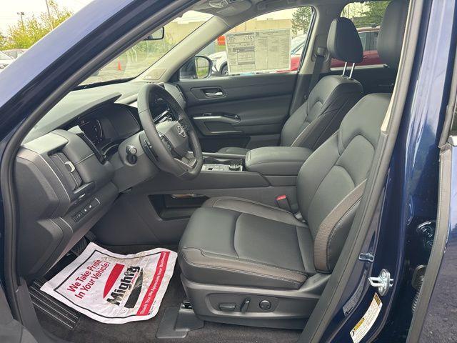 new 2026 Nissan Pathfinder car, priced at $44,002