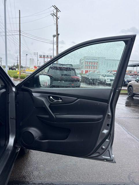 used 2017 Nissan Rogue car, priced at $14,898