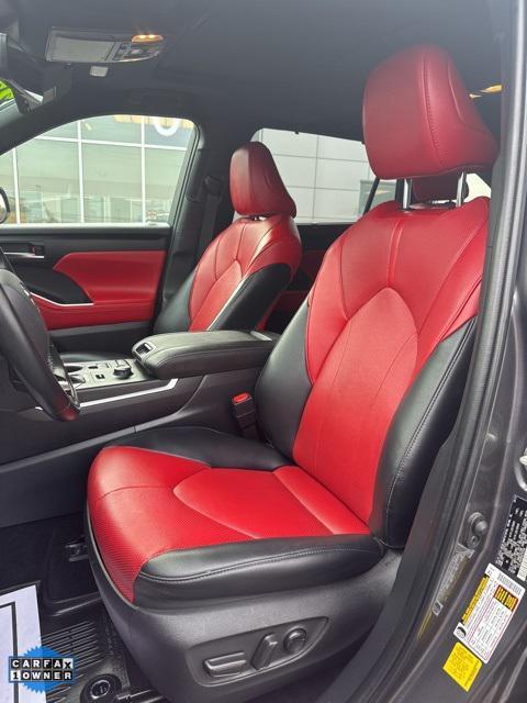 used 2022 Toyota Highlander car, priced at $34,695
