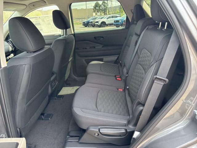 new 2026 Nissan Pathfinder car, priced at $40,006