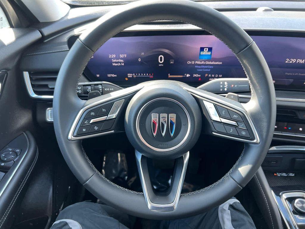 used 2025 Buick Envision car, priced at $28,398