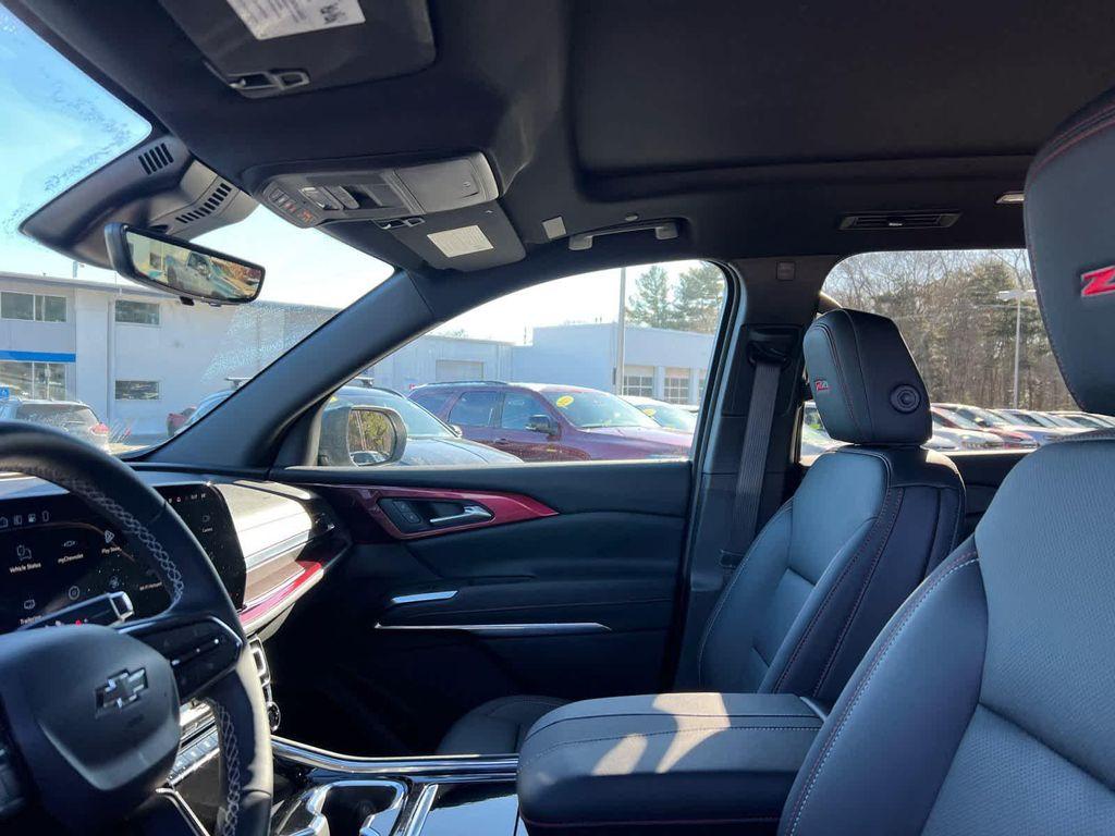 used 2026 Chevrolet Traverse car, priced at $49,998