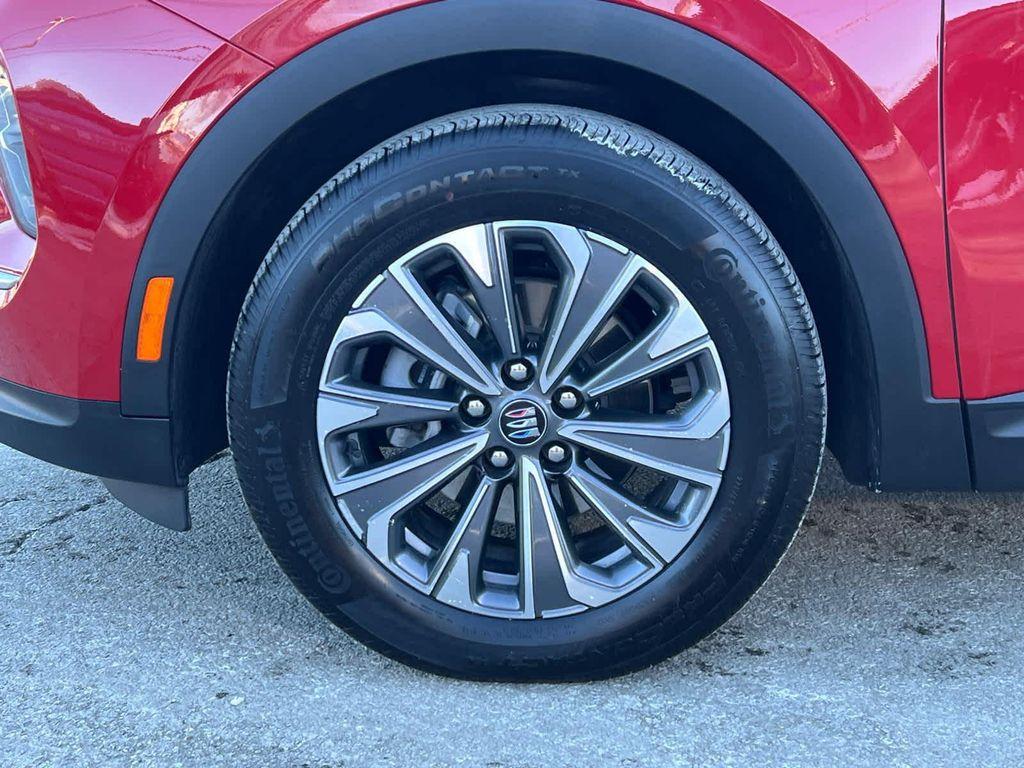 used 2025 Buick Envision car, priced at $28,398