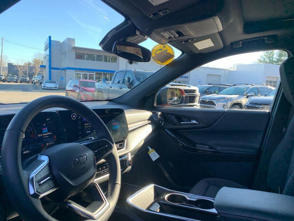 new 2025 Chevrolet Equinox car, priced at $35,375