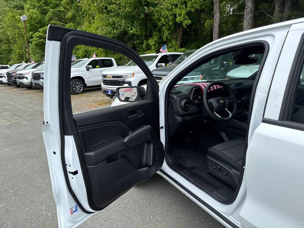new 2025 Chevrolet Colorado car, priced at $29,282