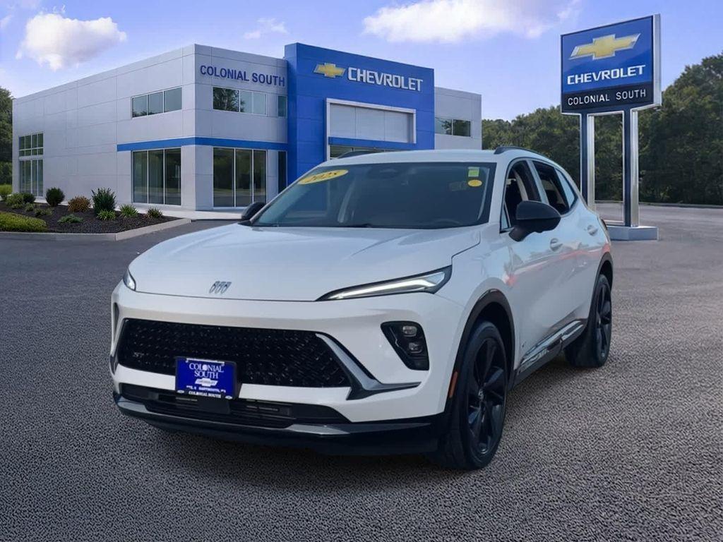 used 2025 Buick Envision car, priced at $28,798