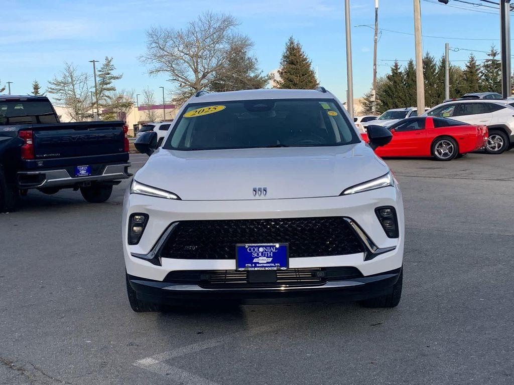 used 2025 Buick Envision car, priced at $29,998