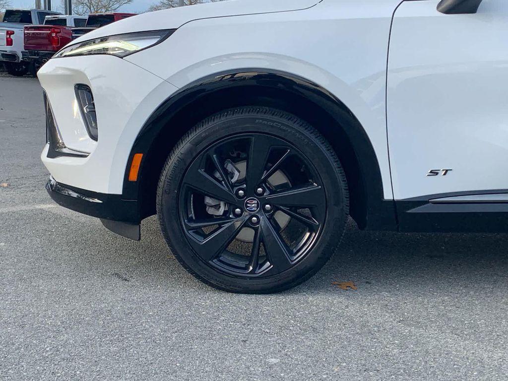 used 2025 Buick Envision car, priced at $29,998