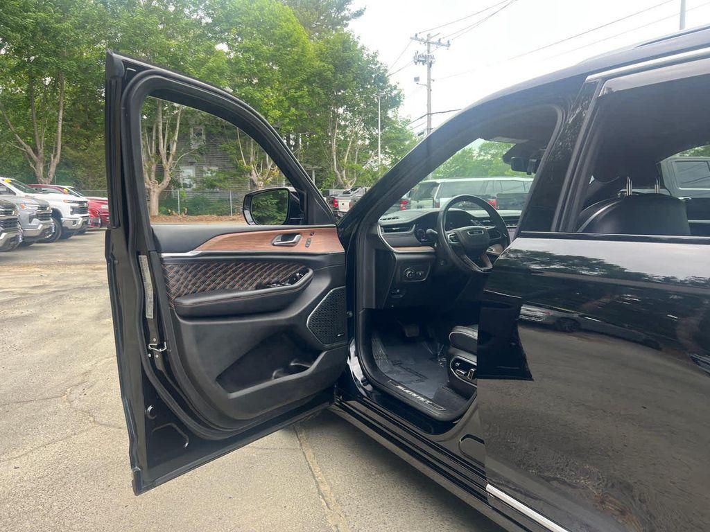 used 2023 Jeep Grand Cherokee car, priced at $43,097