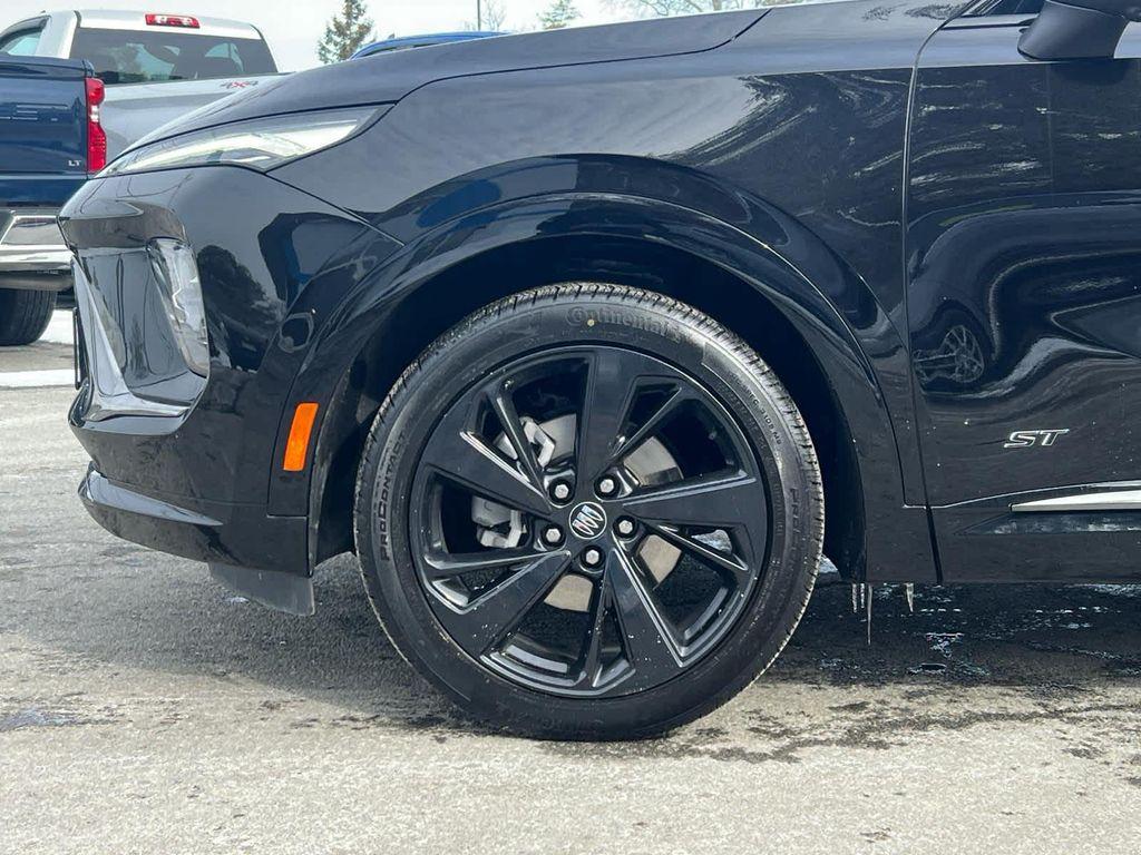 used 2025 Buick Envision car, priced at $30,498