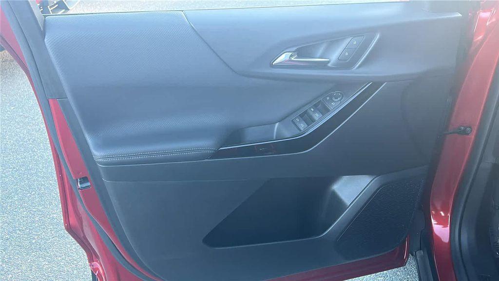 used 2025 Chevrolet Equinox car, priced at $25,498