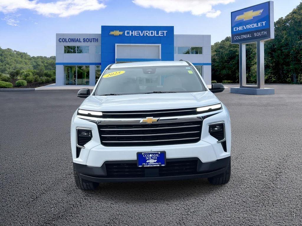 used 2025 Chevrolet Traverse car, priced at $36,998