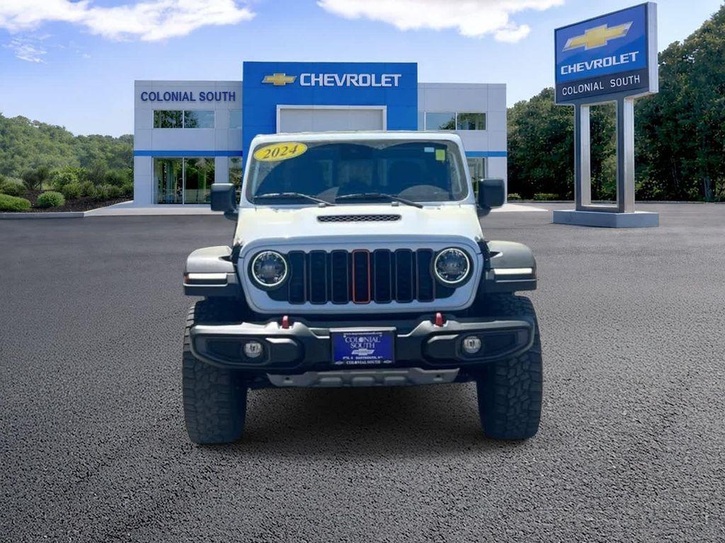 used 2024 Jeep Gladiator car, priced at $43,597