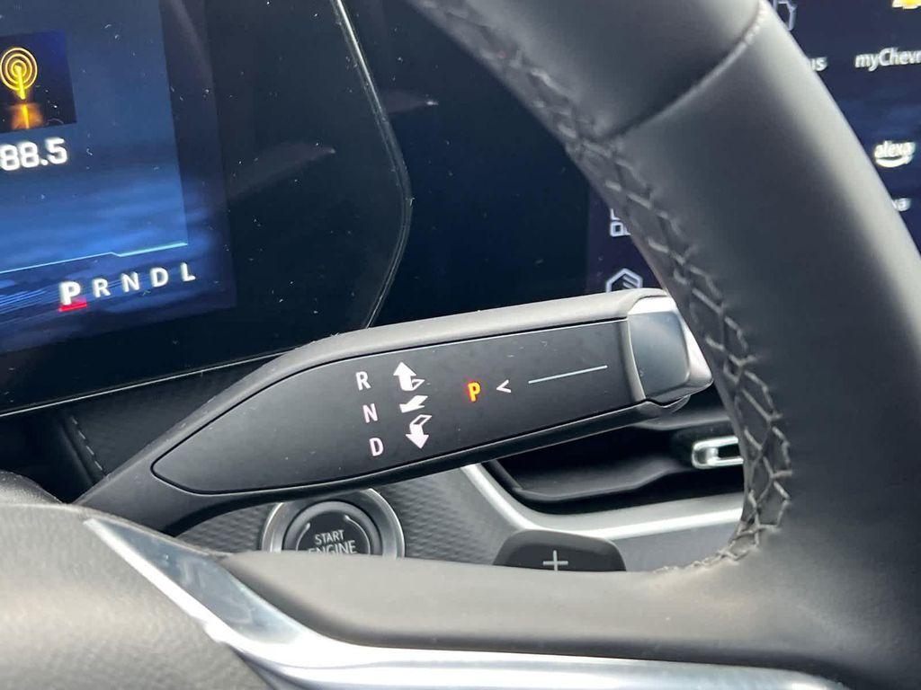 used 2025 Chevrolet Equinox car, priced at $28,798