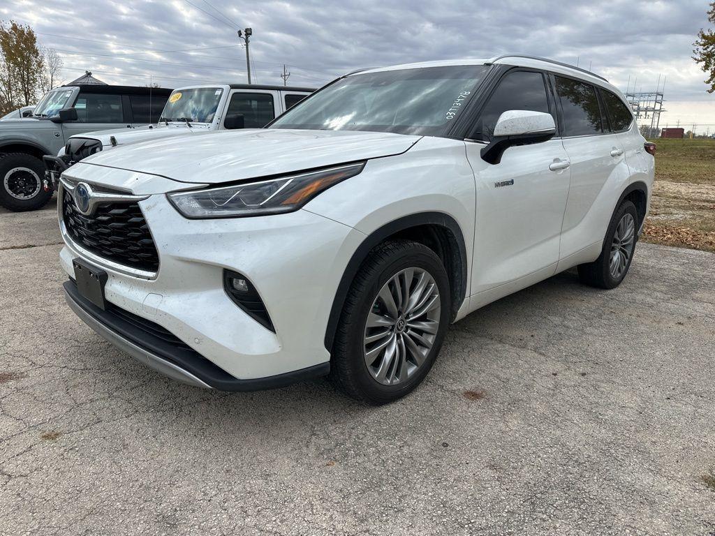 used 2020 Toyota Highlander Hybrid car, priced at $28,877