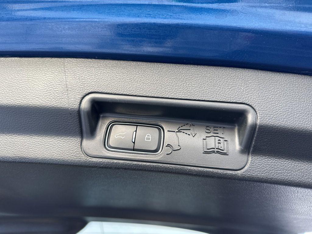 used 2022 Ford Explorer car, priced at $31,091