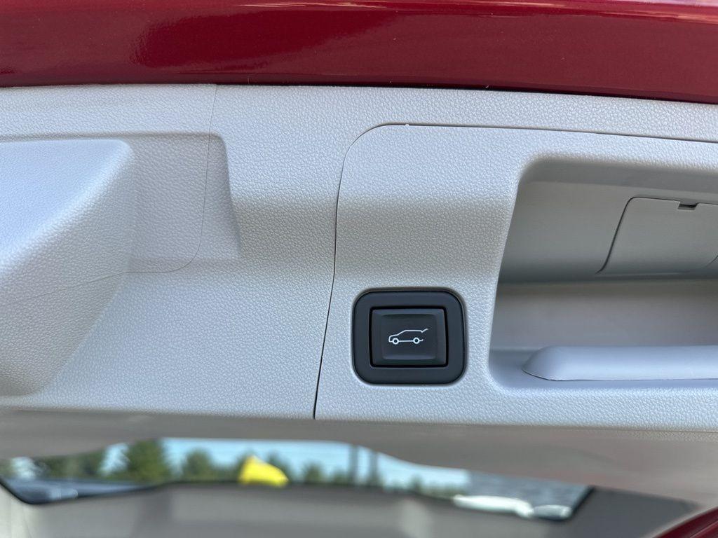 used 2023 GMC Acadia car, priced at $25,798