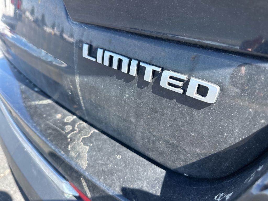 used 2024 Jeep Grand Cherokee L car, priced at $31,907