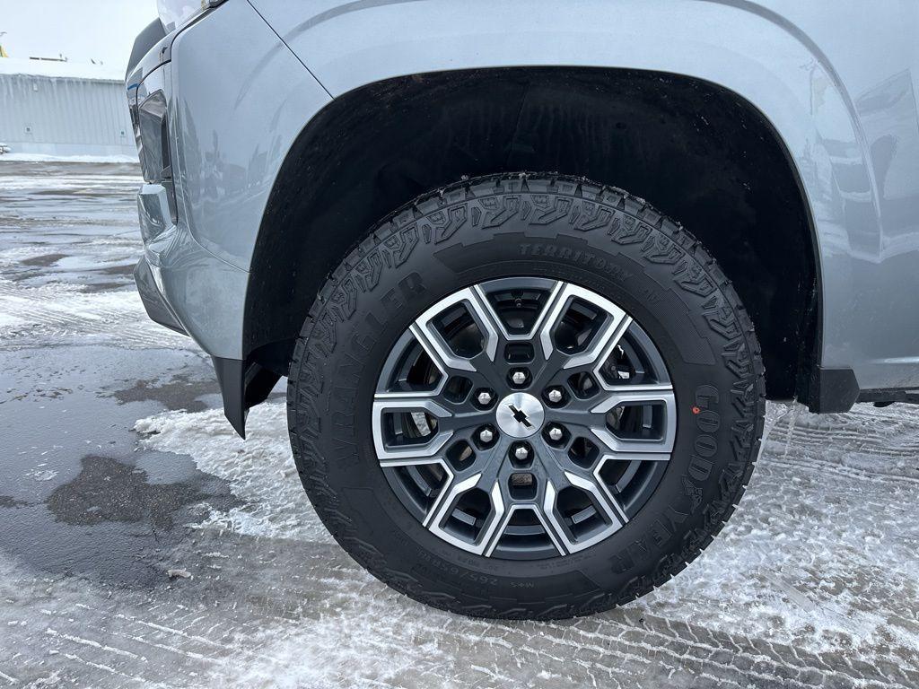 used 2024 Chevrolet Colorado car, priced at $37,530