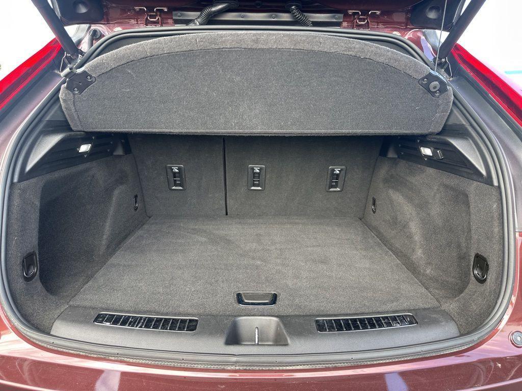 used 2023 Cadillac XT4 car, priced at $22,960