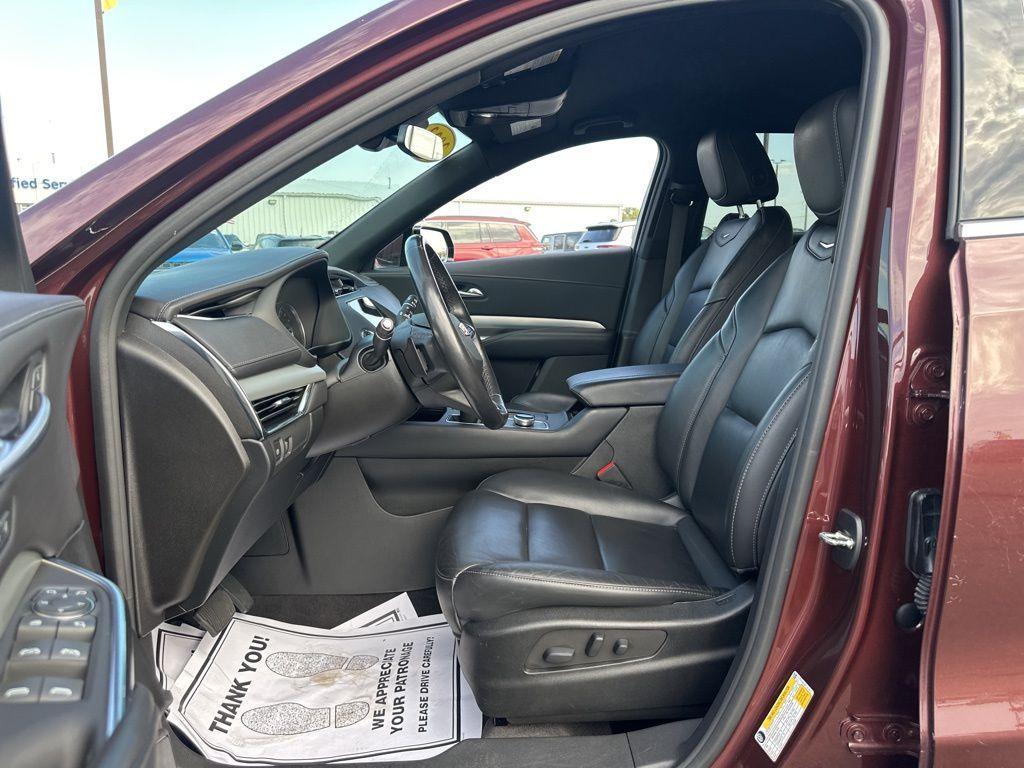 used 2023 Cadillac XT4 car, priced at $22,960
