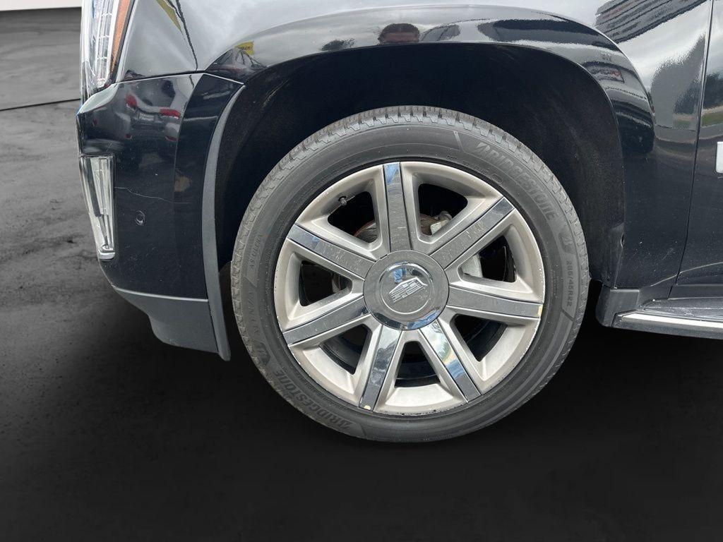 used 2018 Cadillac Escalade ESV car, priced at $20,085