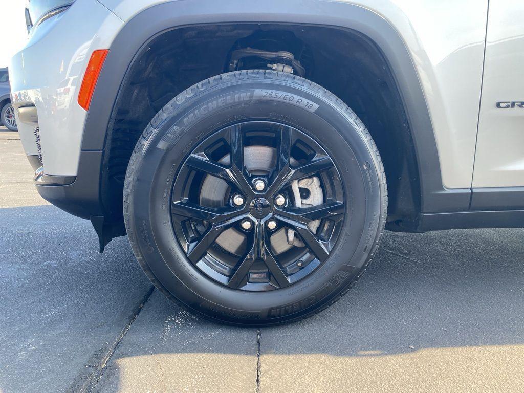 used 2024 Jeep Grand Cherokee L car, priced at $27,070