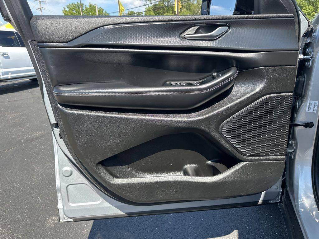 used 2023 Jeep Grand Cherokee L car, priced at $27,868