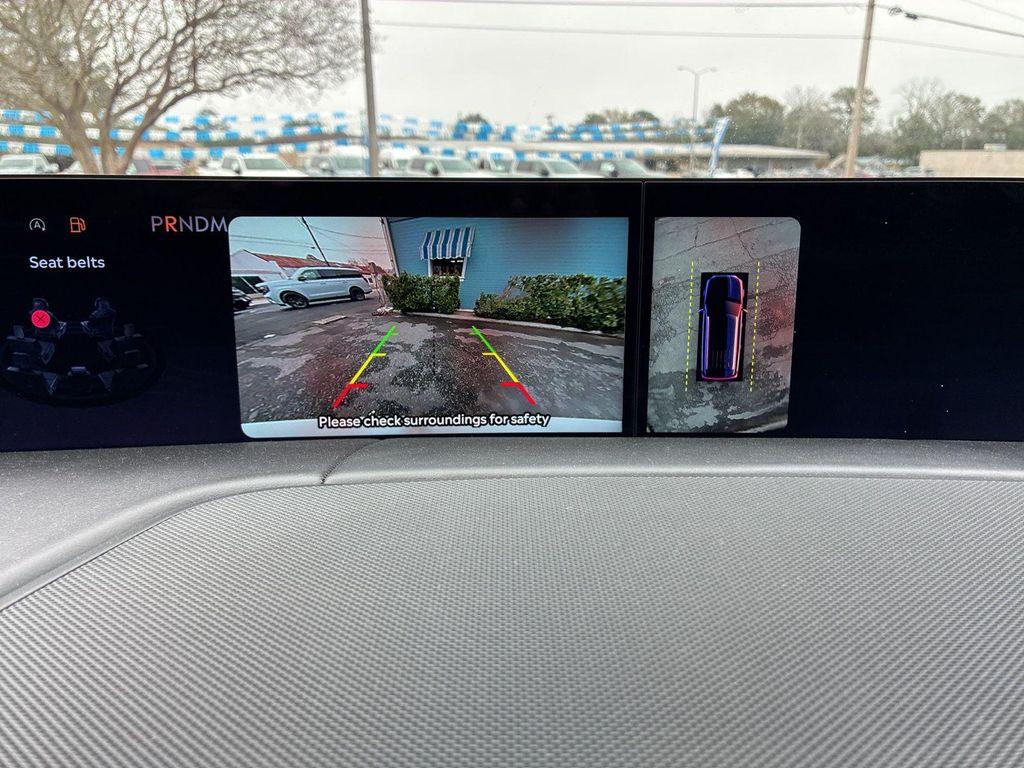 used 2025 Lincoln Navigator car, priced at $108,900