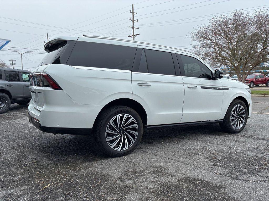 used 2025 Lincoln Navigator car, priced at $108,900