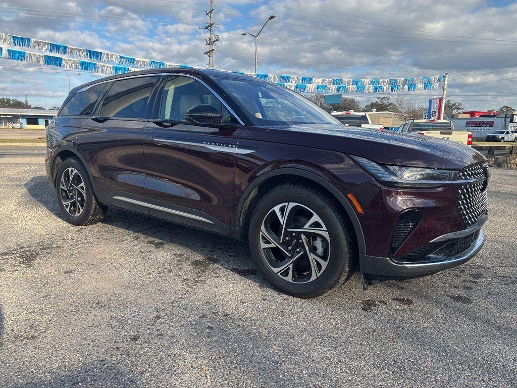 used 2025 Lincoln Nautilus car, priced at $52,500