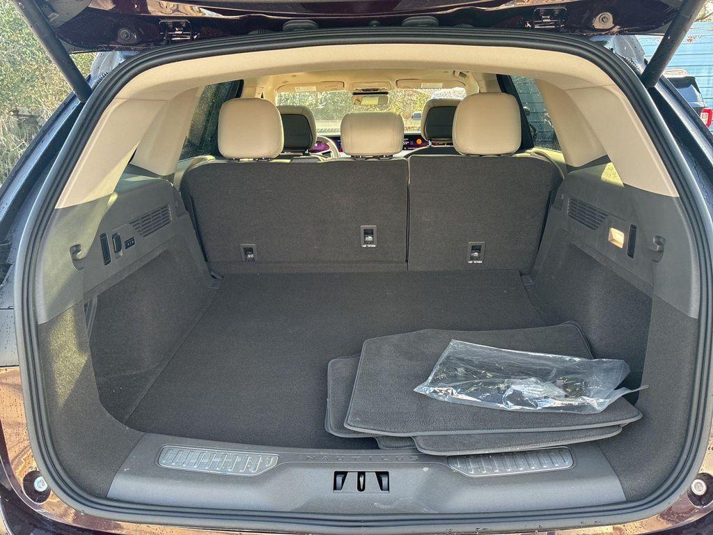 used 2025 Lincoln Nautilus car, priced at $52,500