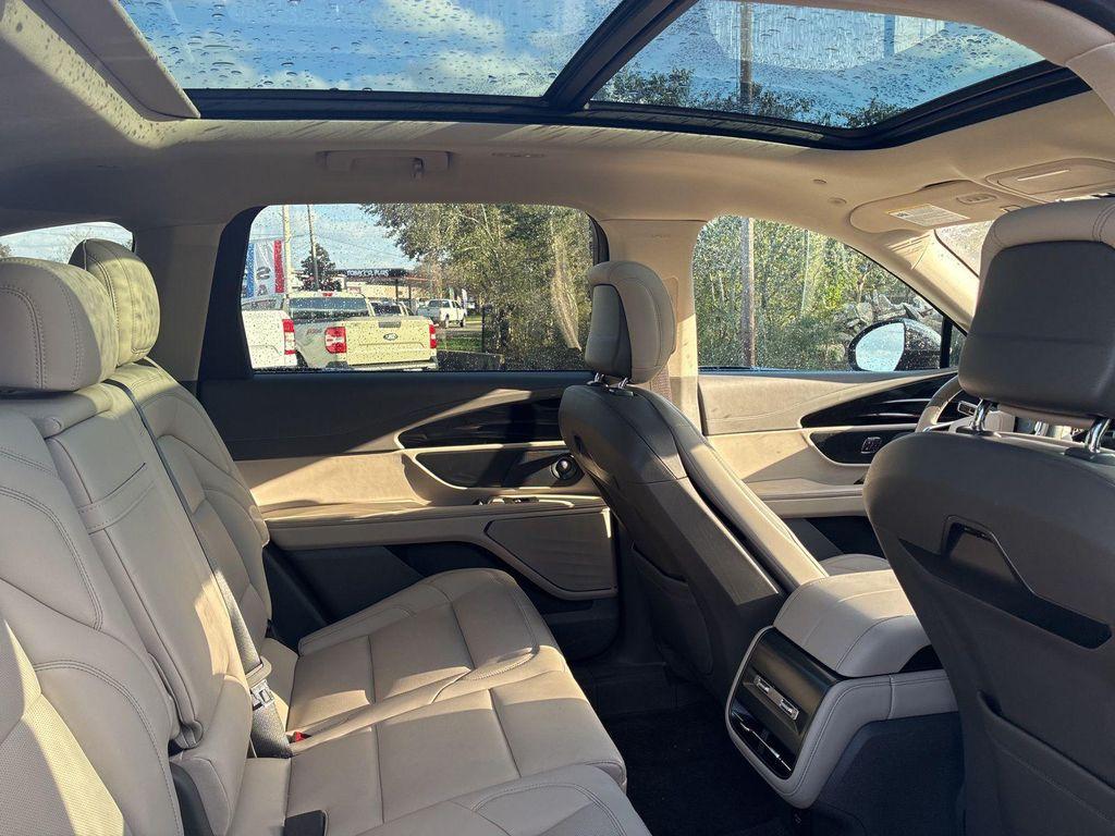 used 2025 Lincoln Nautilus car, priced at $52,500