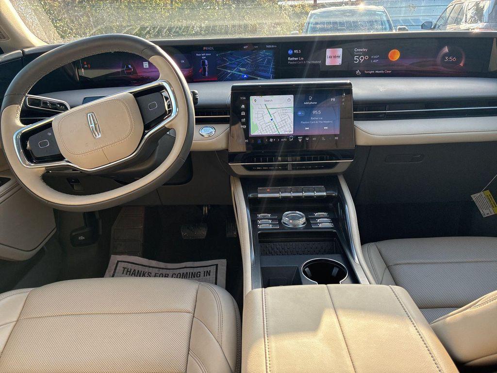 used 2025 Lincoln Nautilus car, priced at $52,500