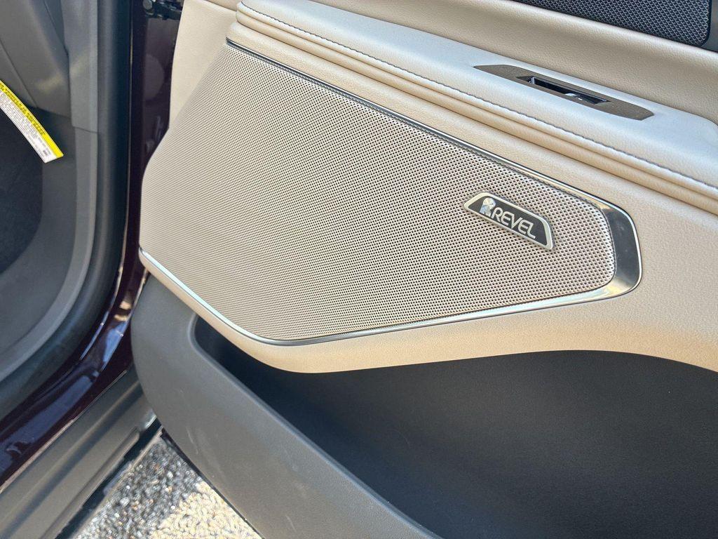 used 2025 Lincoln Nautilus car, priced at $52,500