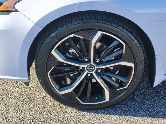 new 2025 Nissan Altima car, priced at $27,997
