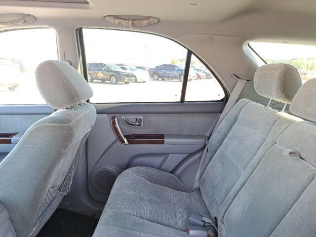used 2006 Kia Sorento car, priced at $3,999