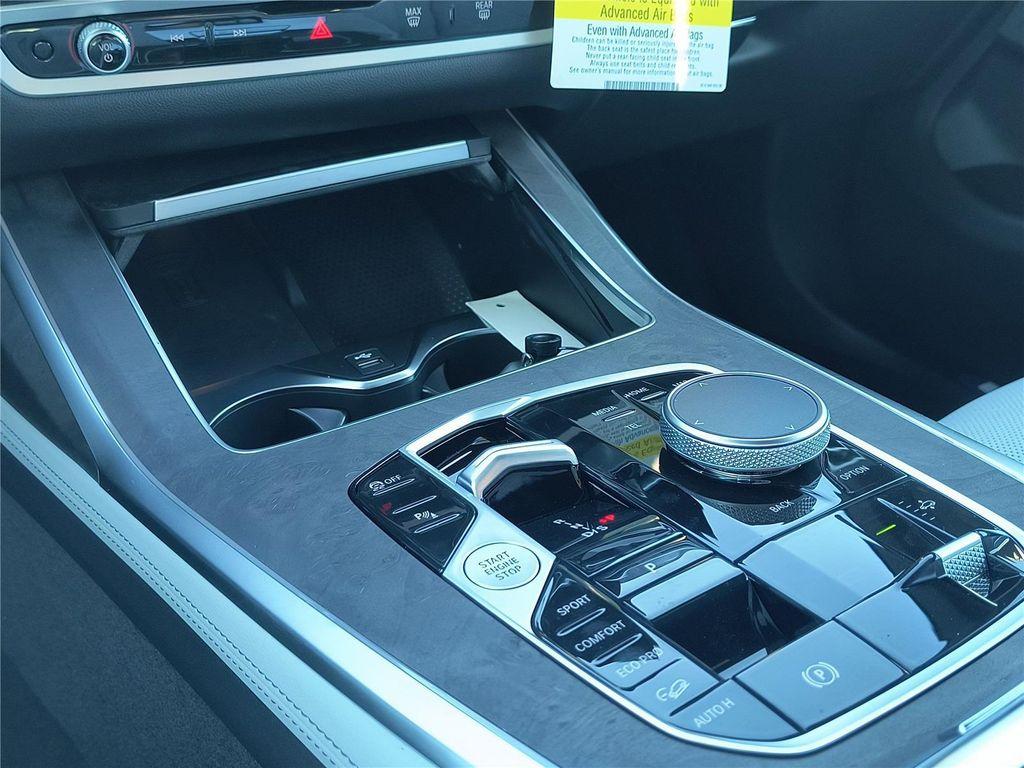 new 2026 BMW X7 car, priced at $97,080