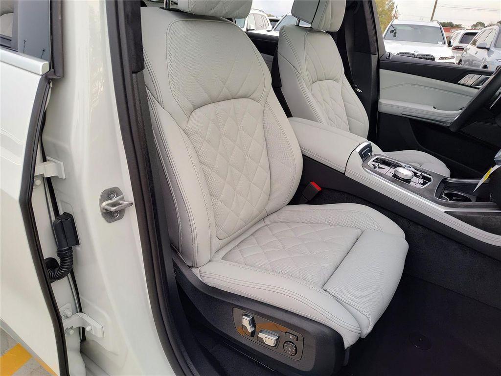 new 2026 BMW X7 car, priced at $98,415