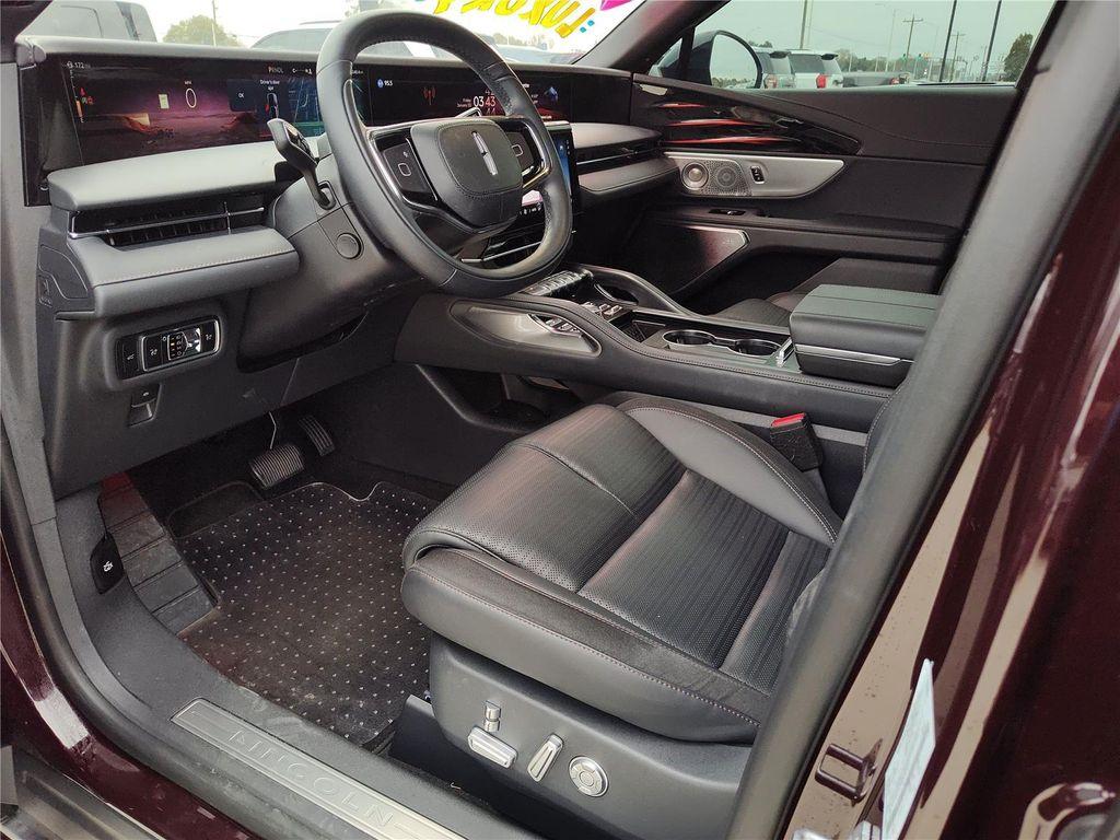 used 2025 Lincoln Nautilus car, priced at $60,790