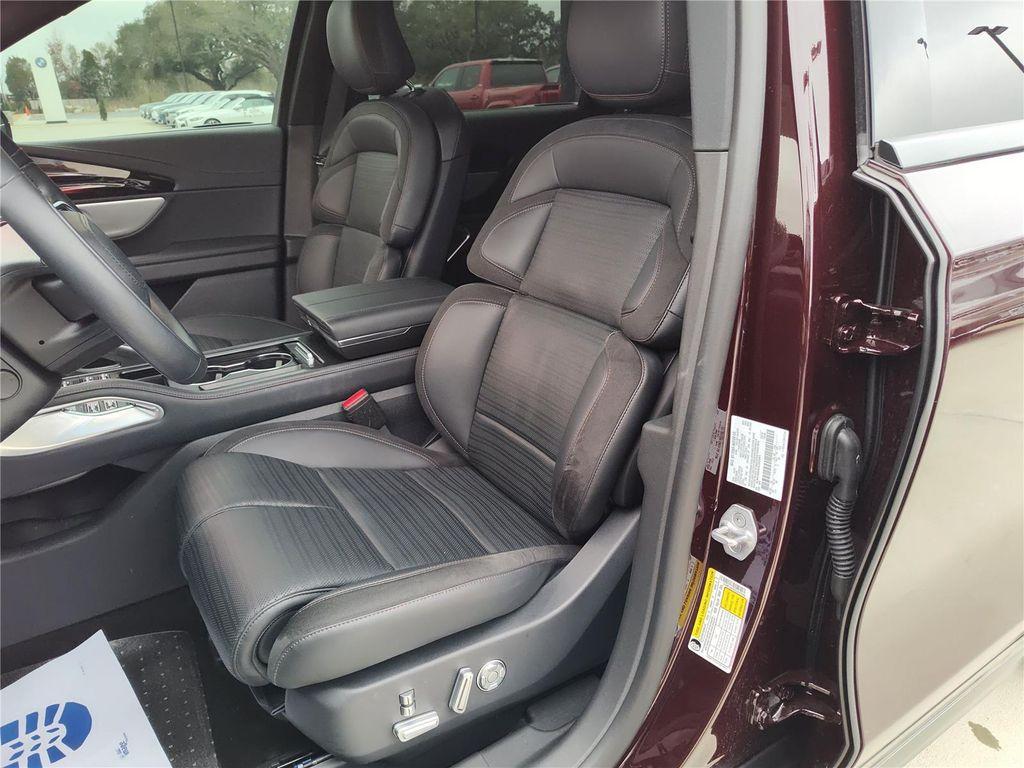 used 2025 Lincoln Nautilus car, priced at $60,790