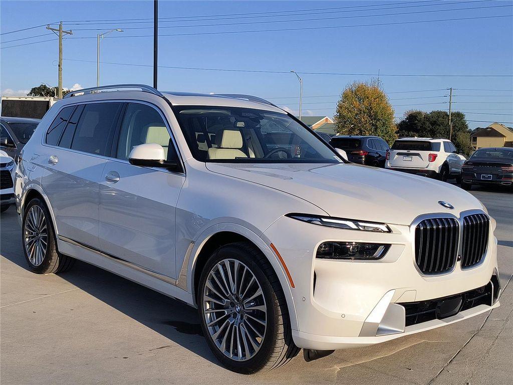 new 2026 BMW X7 car, priced at $100,130