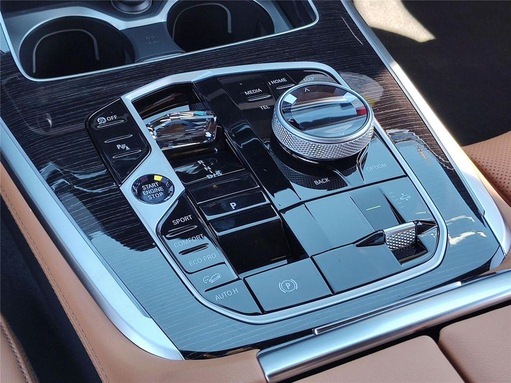 new 2026 BMW X7 car, priced at $103,010