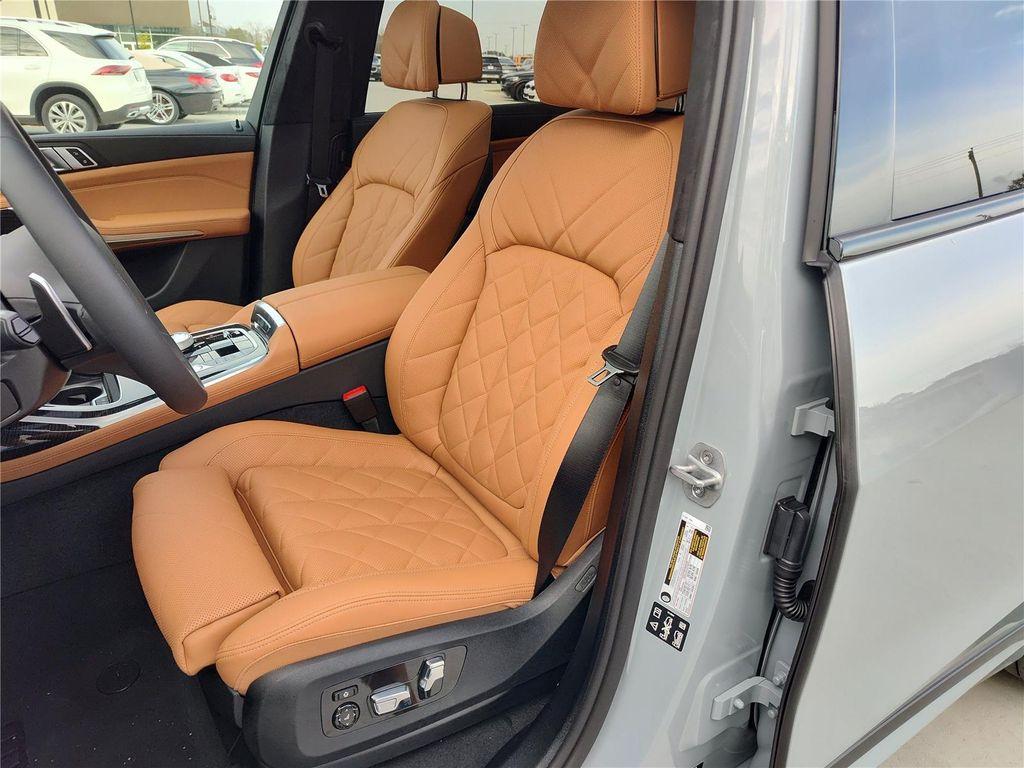 new 2026 BMW X7 car, priced at $102,515