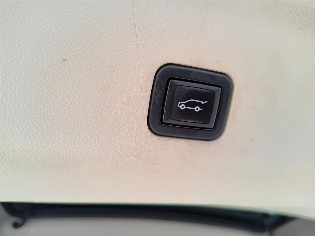 used 2023 Cadillac Escalade ESV car, priced at $78,790