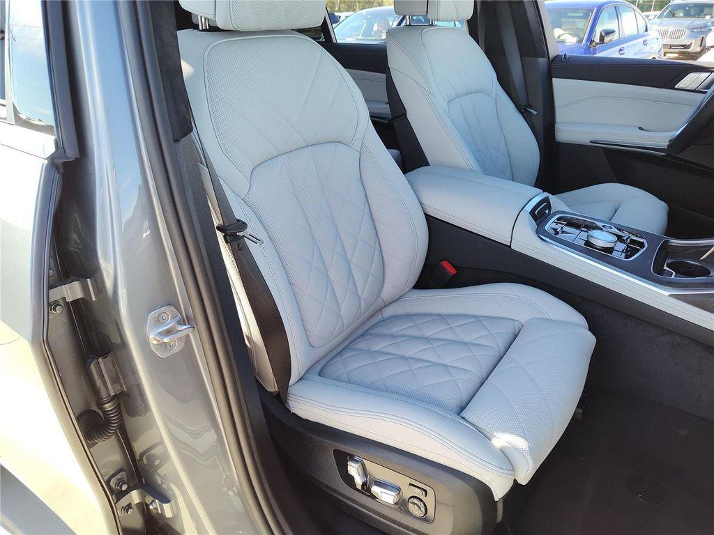 new 2026 BMW X7 car, priced at $99,570