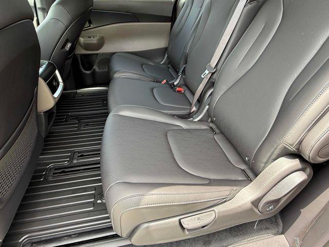 new 2026 Kia Carnival Hybrid car, priced at $40,998